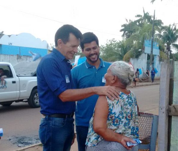 Raimundo Vaz e Francineudo Costa intensificam campanha na reta final