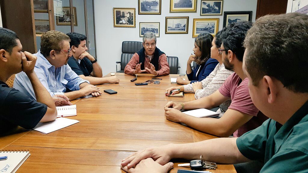 Jorge diz que Marcus Alexandre deixou vermelho petista de lado para “descontaminar” campanha