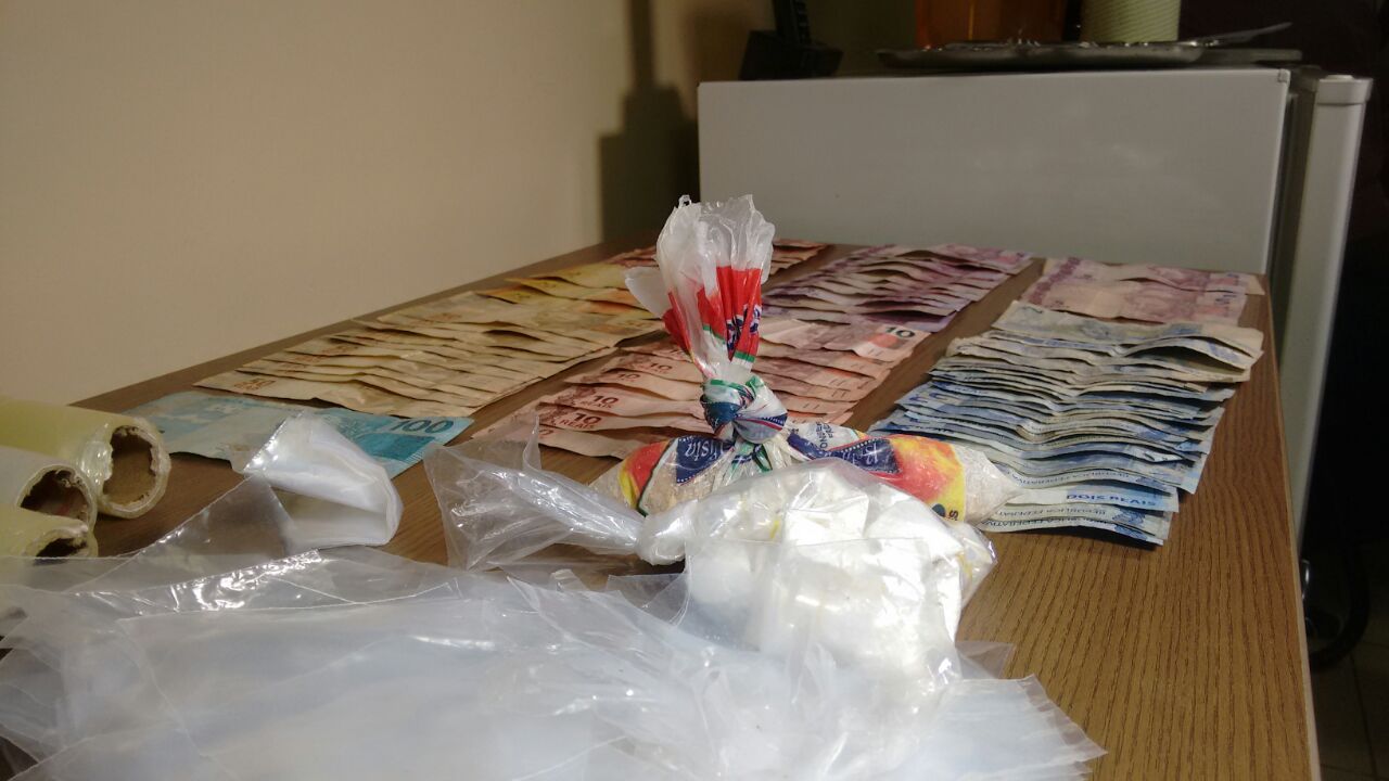 DRE da Polícia Civil fecha bocas de fumo no Bairro Calafate e prende dois homens