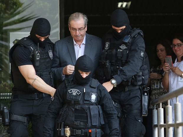 Em nota, Cunha afirma que prisão é “um absurdo”