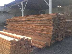 madeira-portas-demolicao-antigas-entrada-puxador-modelo-peroba-rosa