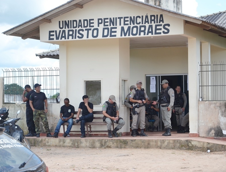 Mulher deve receber R$ 6 mil por revista íntima abusiva em presídio de Sena