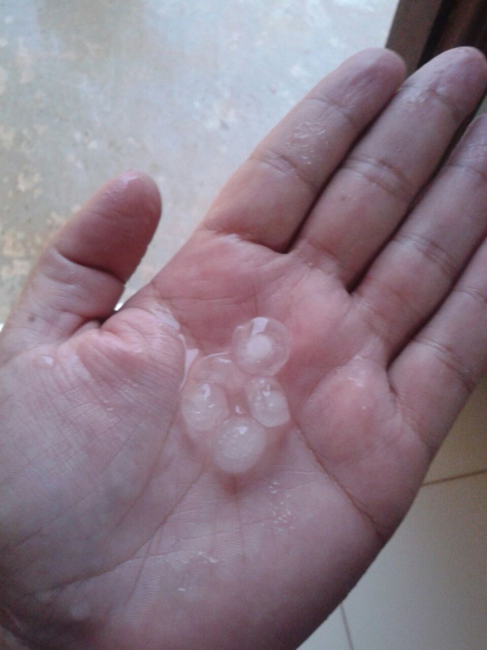 Tempestade com chuva de granizo atinge Sena Madureira; cidade ficou sem energia por horas