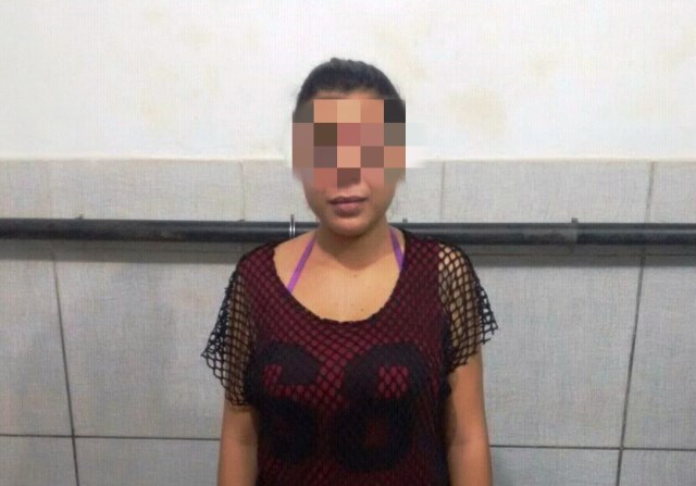 Mulher é presa ao tentar levar cocaína escondida em partes íntimas de Rio Branco até Goiânia