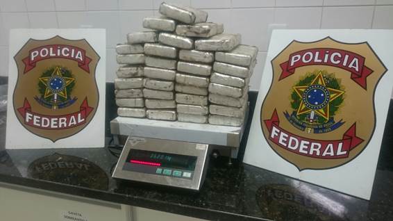 Operação conjunta das polícias Federal e Militar apreende 36 kg em ‘tijolos’ de cocaína na BR-364