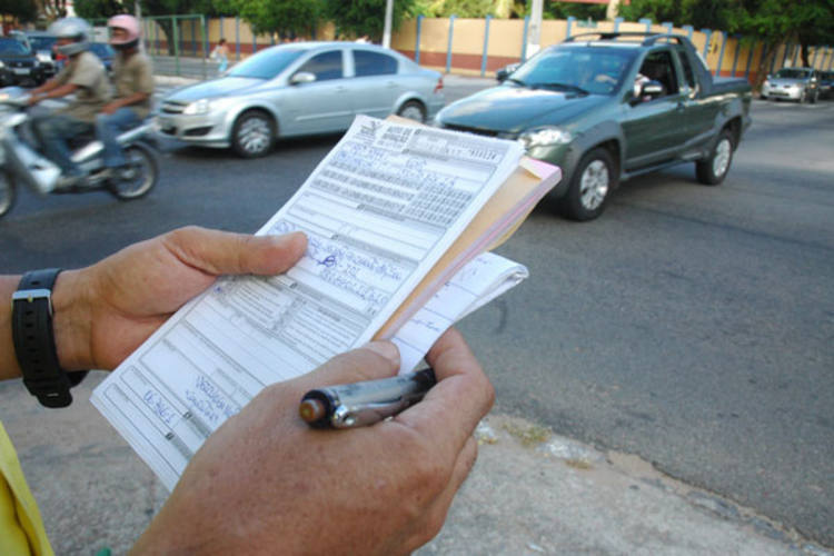 Detran/AC divulga 100 páginas de multas de trânsito não informadas pelos Correios aos infratores