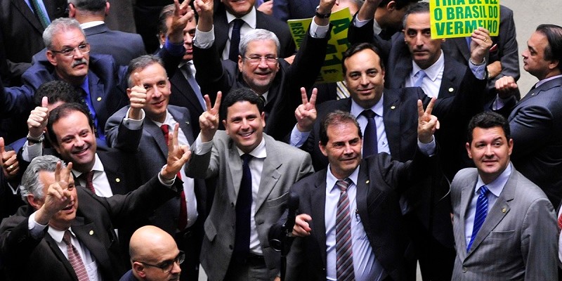 Sem quórum, PEC 241 será votada à tarde na Câmara