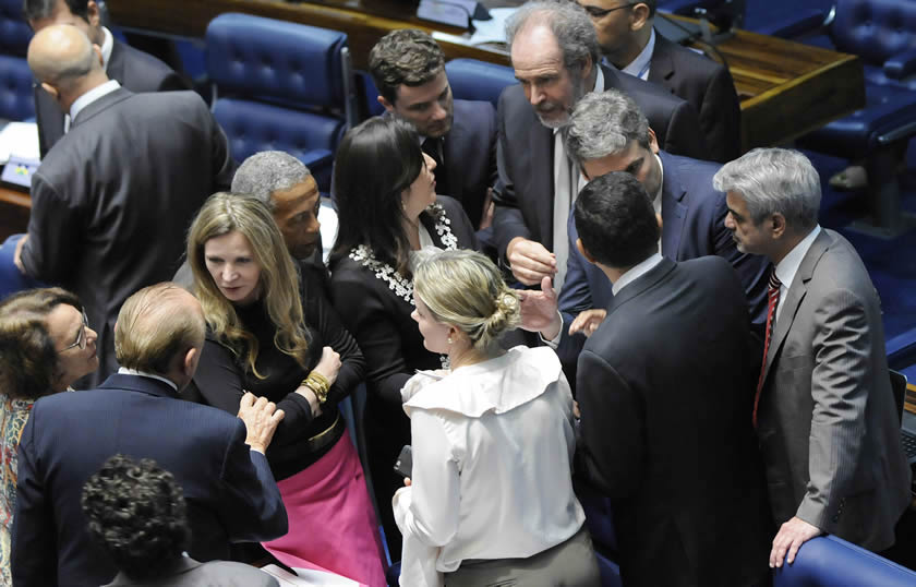 PT admite que bancada no Senado pode ser dizimada em 2018