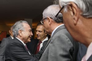 Brasília - Presidente Michel Temer durante coquetel com parlamentares da Base Aliada na residência oficial do Presidente da Câmara dos Deputados, Deputado Rodrigo Maia. (Carolina Antunes/PR)