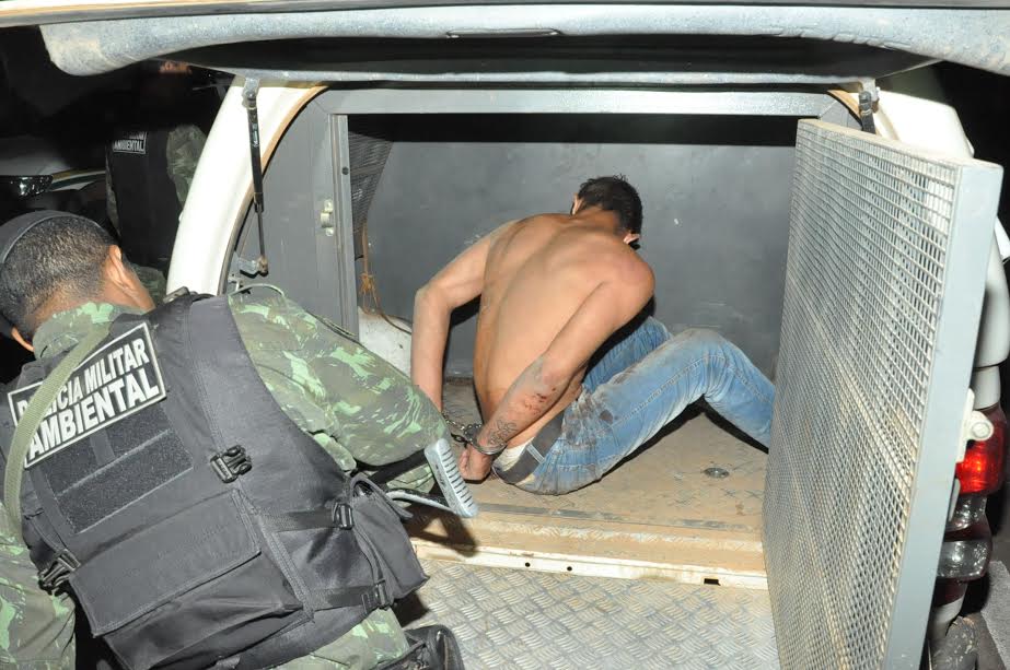 Homem é preso após assustar vizinhos com tiros de espingarda no Bujari