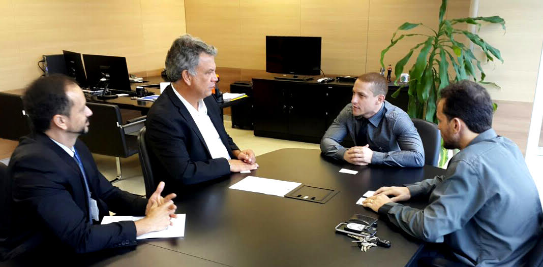 Senador Sérgio Petecão garante continuação de obra de reconstrução em Rio Branco