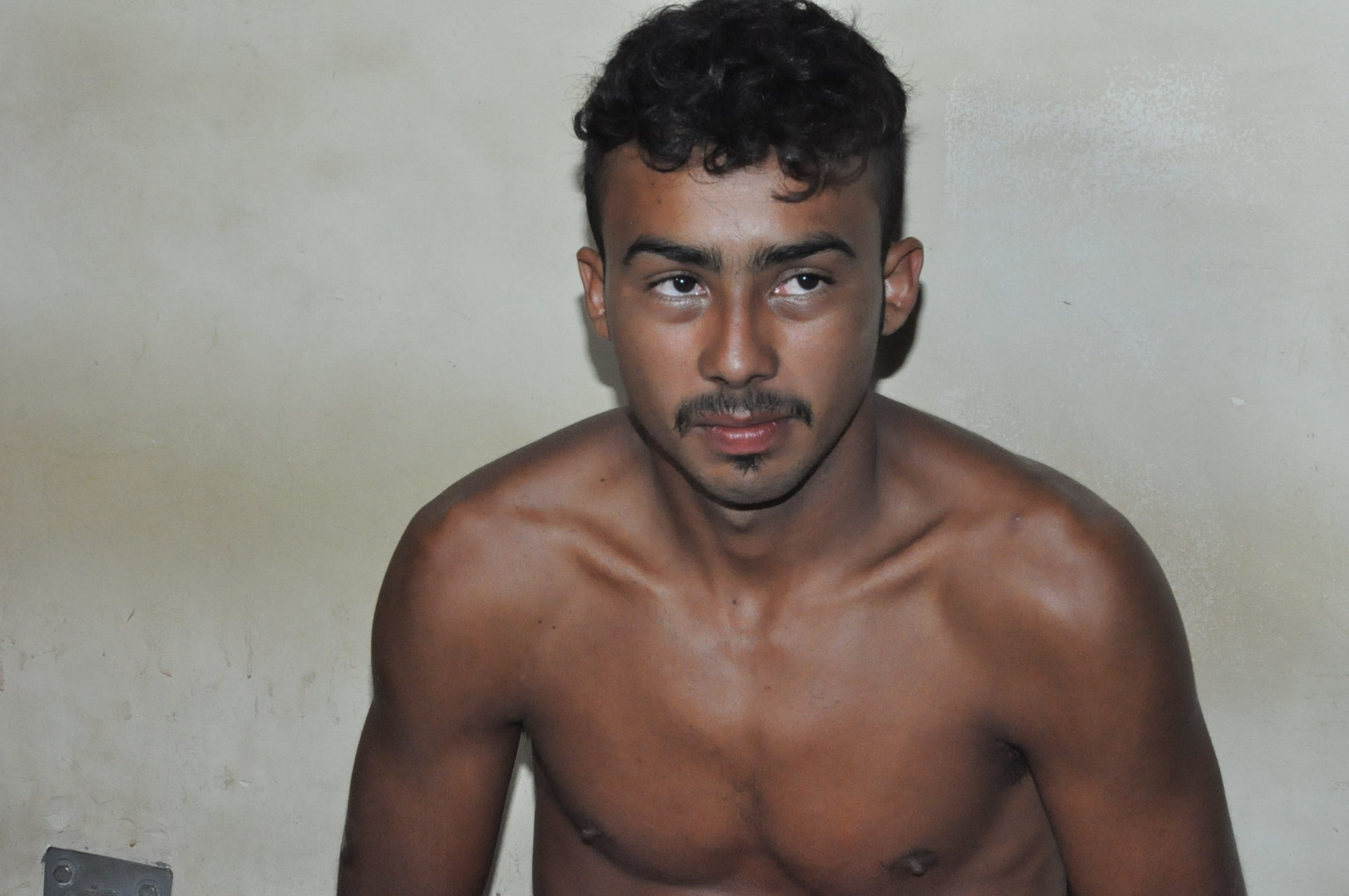 Homem é preso acusado de ameaçar vizinhos com espingarda na Estrada de Porto Acre