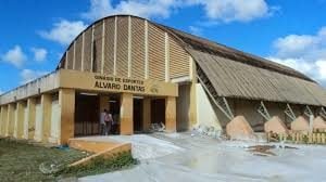 Cheio de goteiras, Ginásio Álvaro Dantas precisa urgentemente de uma reforma/Foto: Reprodução.