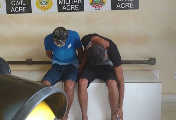 Polícia prende homens com escopeta no Loteamento Praia do Amapá, em Rio Branco