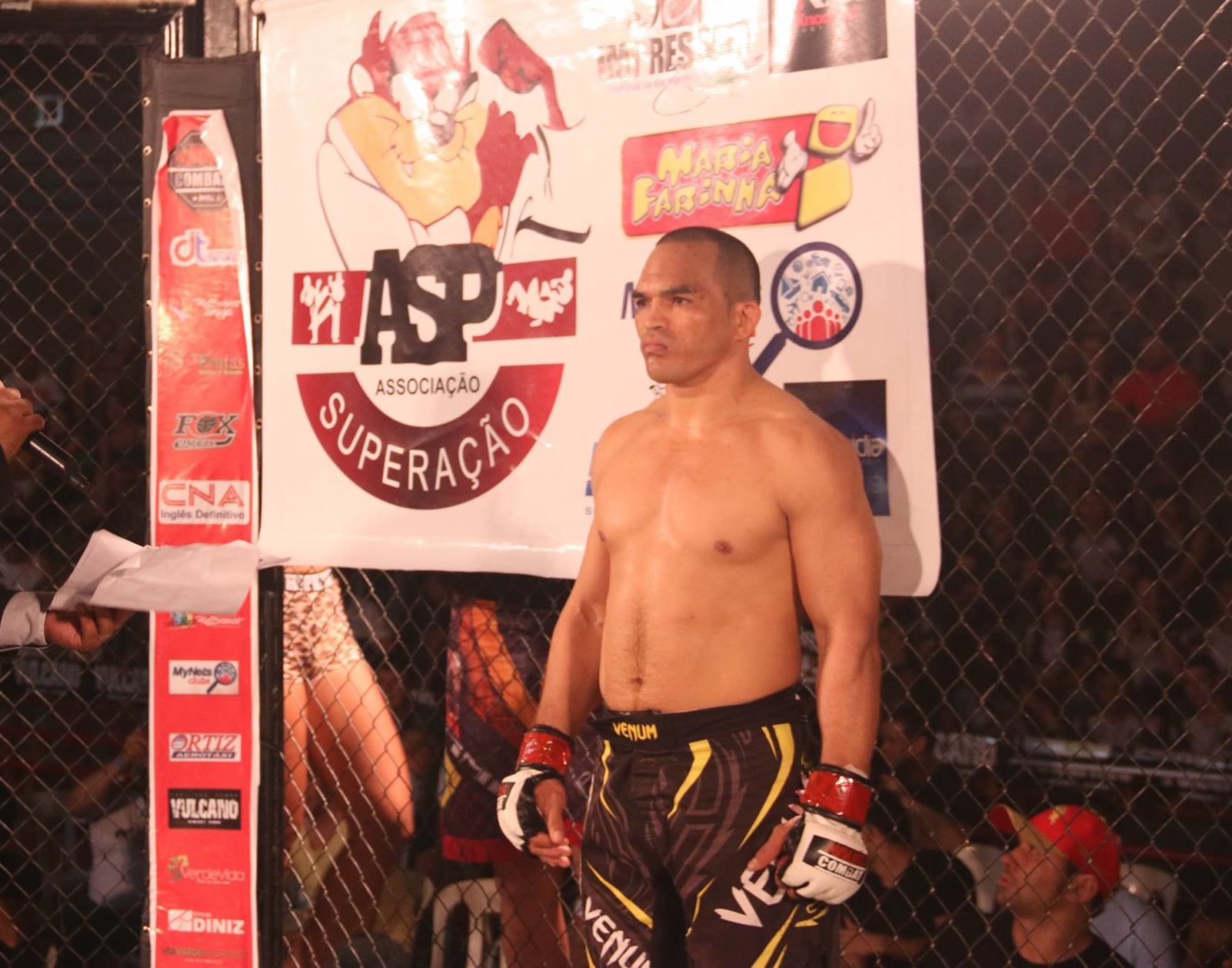 Atleta de MMA acreano Vanuzilei Farias luta neste sábado em evento no Rio de Janeiro