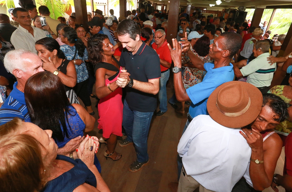 Em Rio Branco, Senadinho comemora 16 anos com muitos sorrisos, música e amor