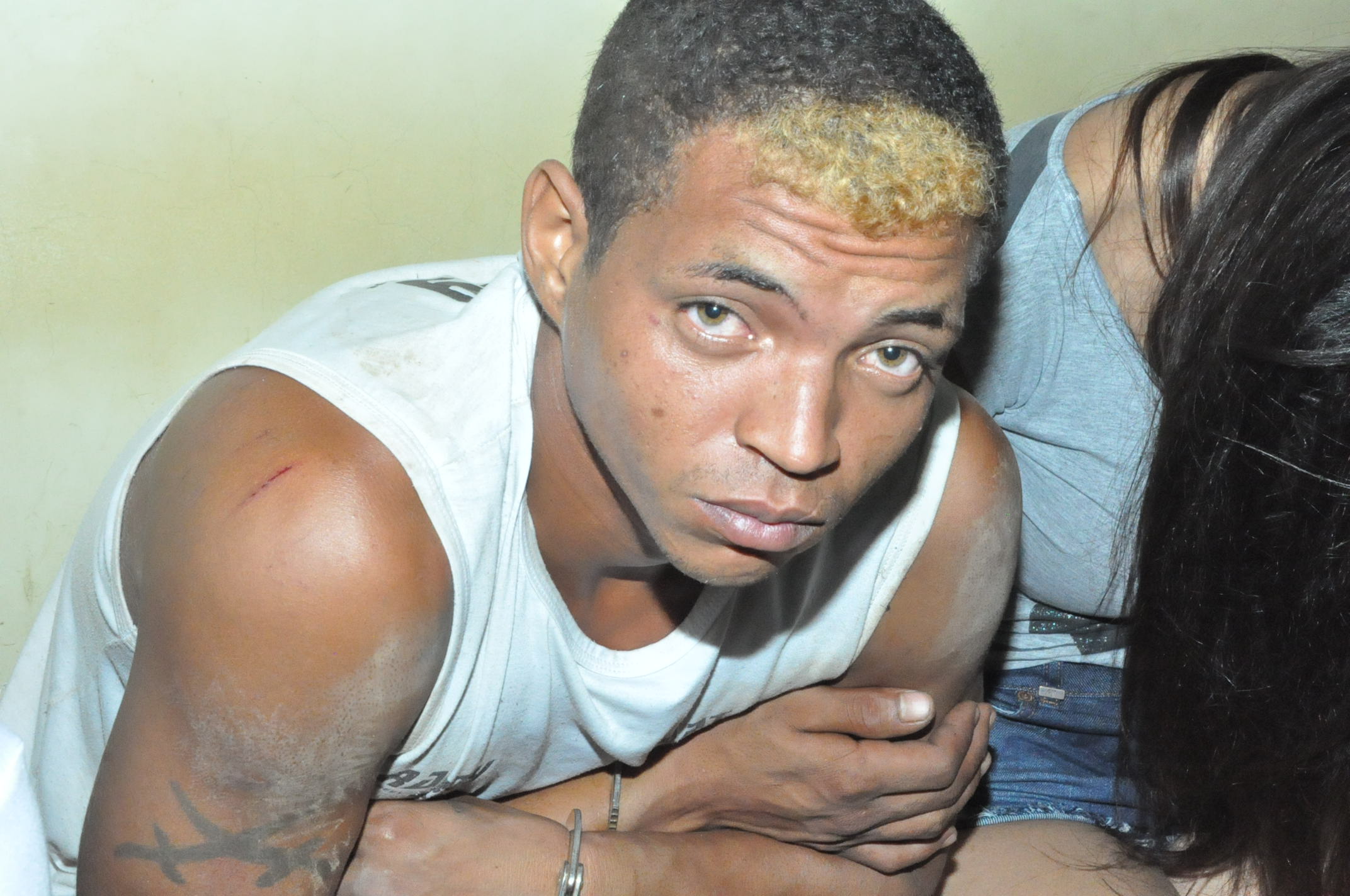 Após troca de tiros, polícia fecha o cerco e captura quatro suspeitos de assassinar PM