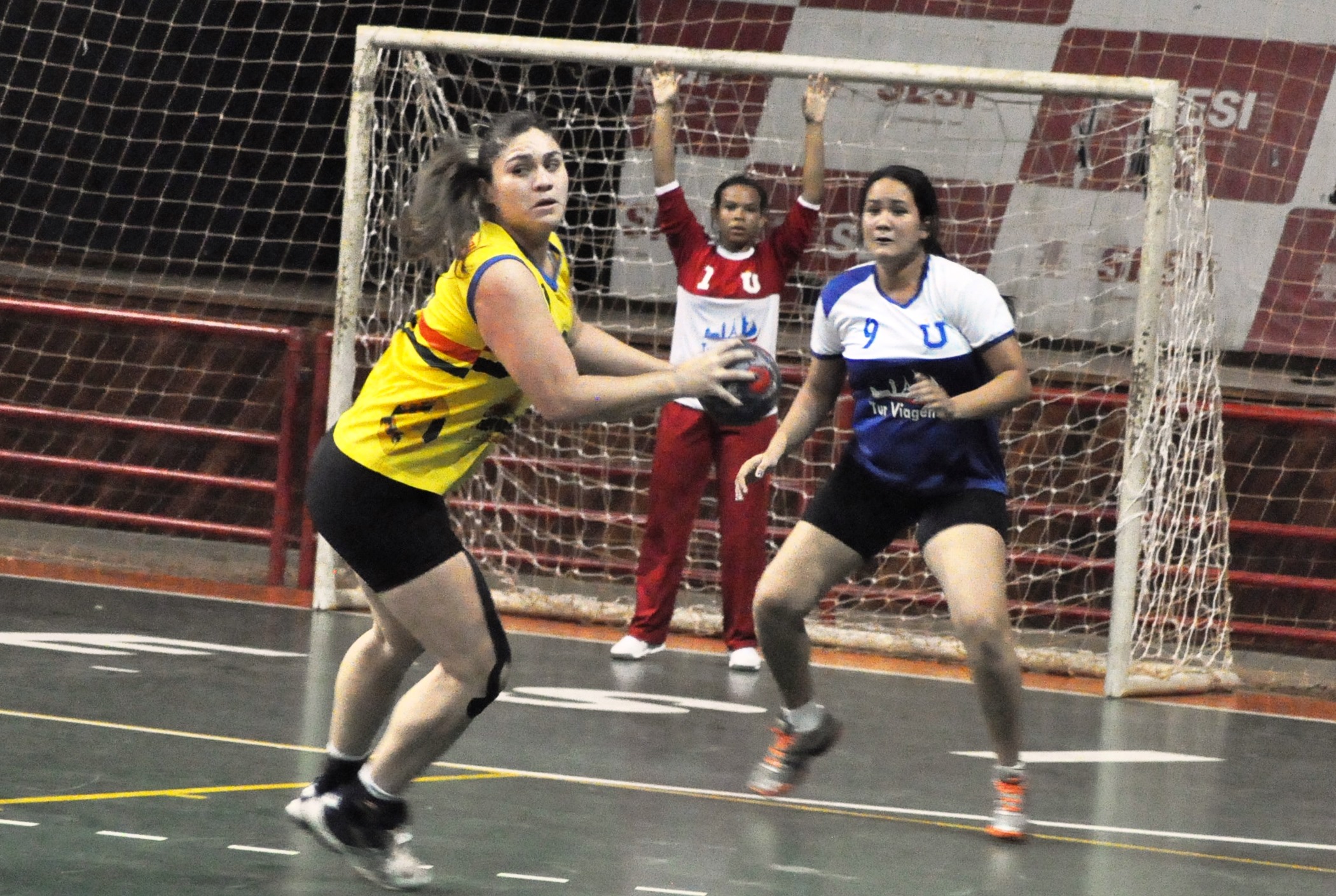 Estadual de Handebol começou com uma rodada de muitos gols e a competição prossegue no Álvaro Dantas