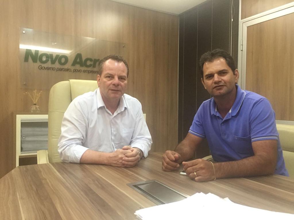 Em reunião no Detran, Mano Rufino solicita sinalização para as ruas de Sena Madureira