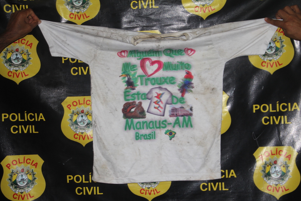 Polícia busca ajuda para tentar identificar ossada humana encontrada na mata