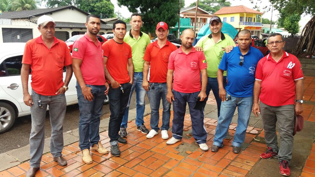 Taxistas denunciam suposta cobrança abusiva de taxas por parte da Ageac