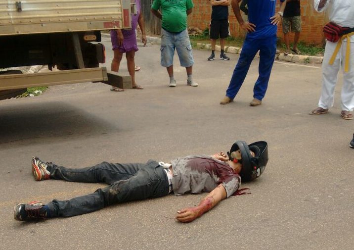 Assaltante morre e policial fica gravemente ferido durante tentativa de roubo em Rio Branco