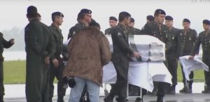 caixoes-sao-desembarcados-em-chapeco-1480766476858_615x300