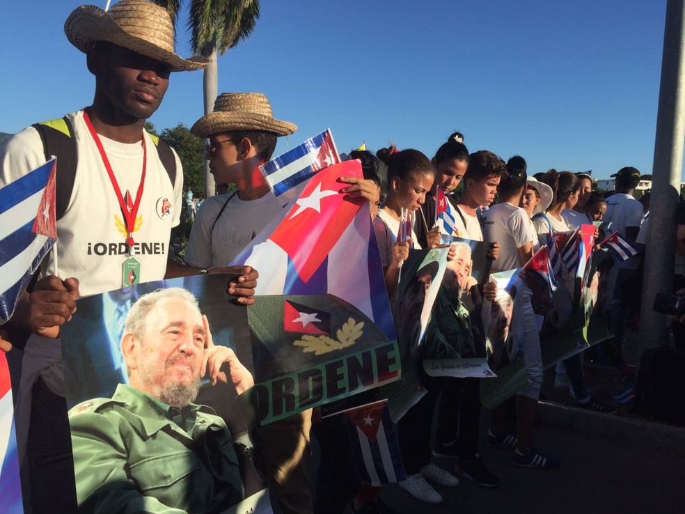 Caravana com cinzas chega ao fim, e Fidel Castro é enterrado em Santiago de Cuba