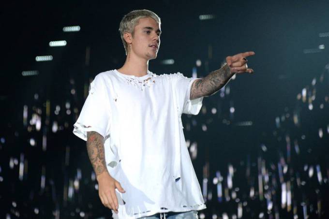 Durante show em Londres, Justin Bieber diz que Instagram é “coisa do diabo”