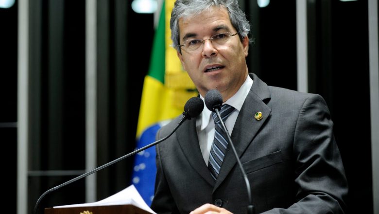 Jorge evita falar sobre pautas e adota cautela: “Precisamos aguardar o desenrolar das coisas”