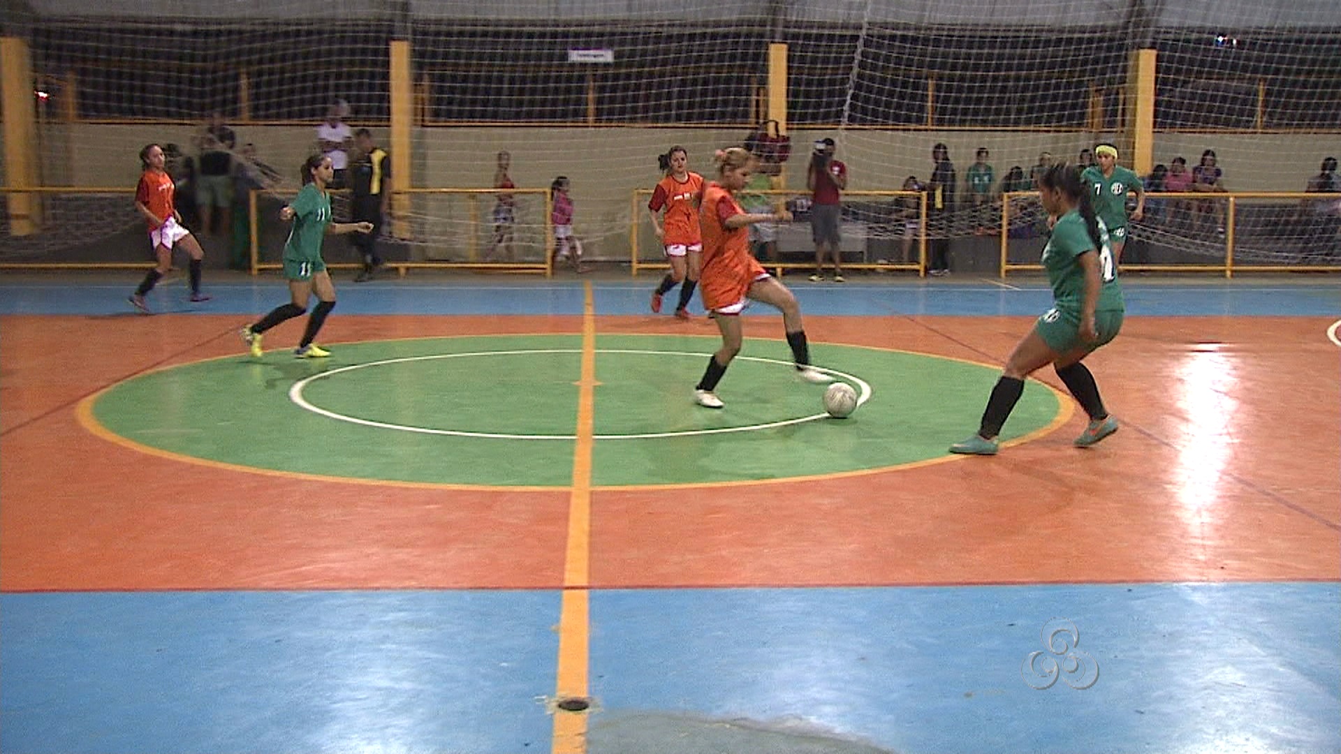 Copa Juntos e Misturados de Futsal começa a definir classificados para a próxima fase da competição