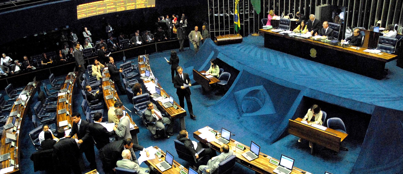 PEC do Teto é aprovada em votação final no Senado Federal e congela gastos por 20 anos
