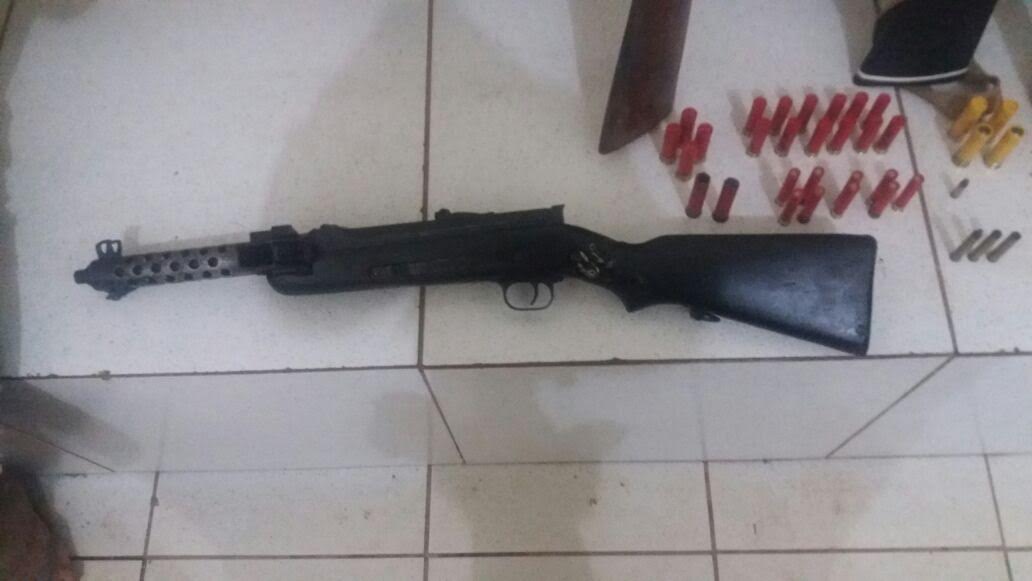 Polícia Militar apreende submetralhadora e outras sete armas de fogo na capital