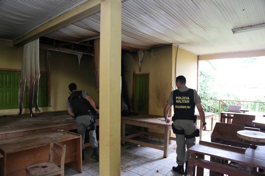 Mais um suposto incêndio criminoso é registrado em prédio público neste domingo
