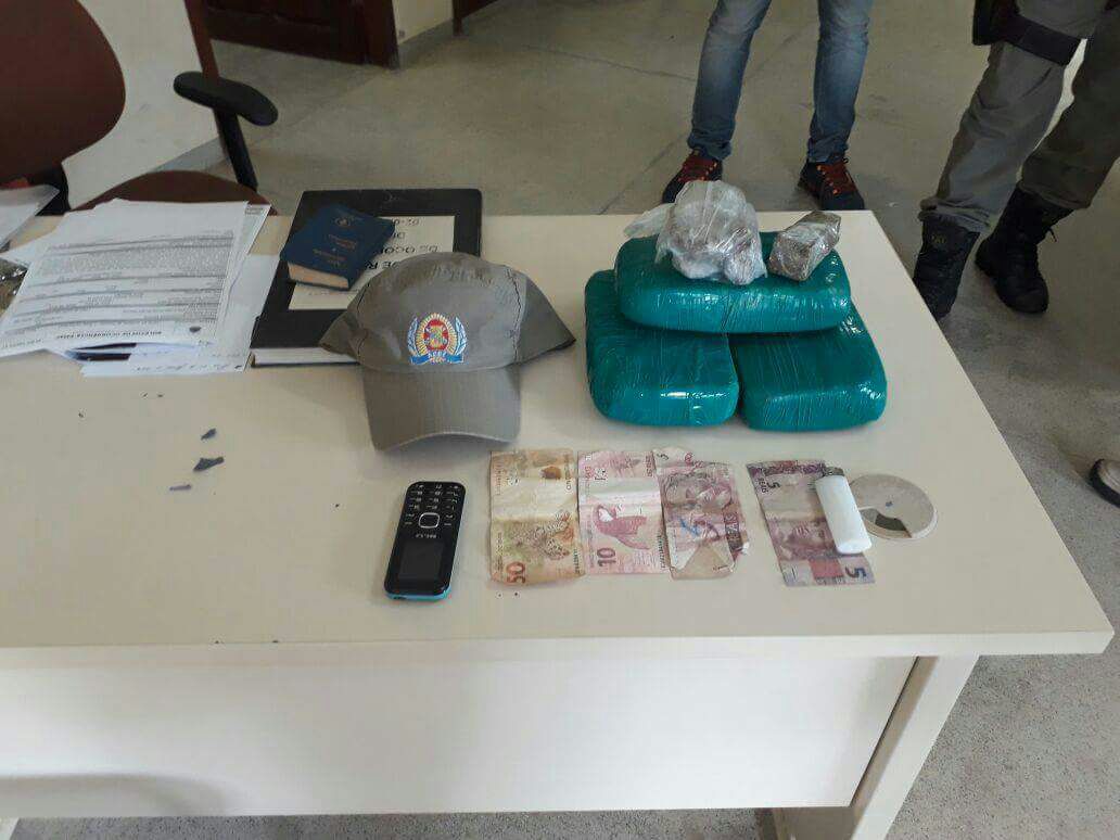 Menor de idade é apreendido digirindo caminhonete e portando drogas em Feijó