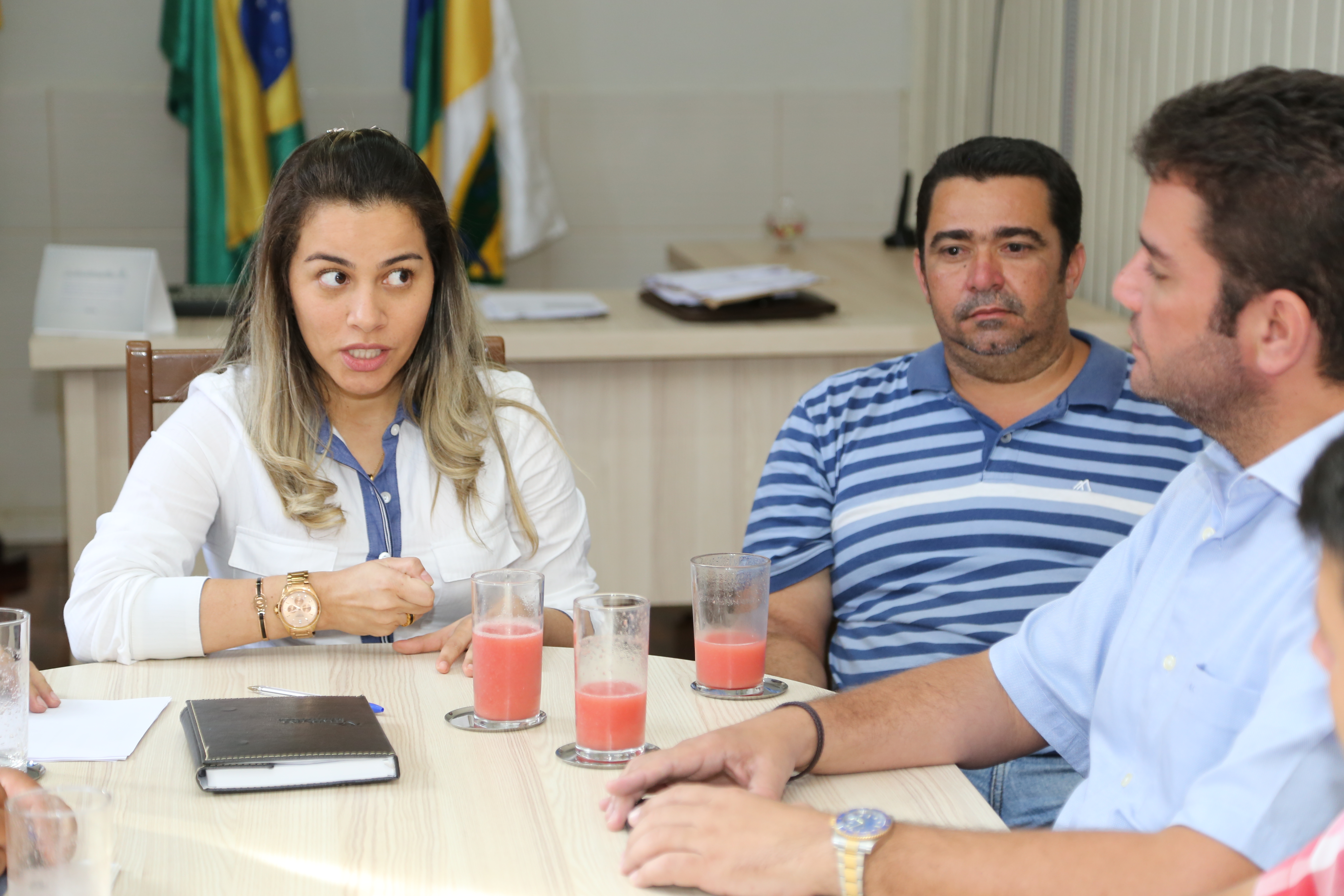 “Gladson Cameli é um republicano”, diz Fernanda Hassem em visita do senador a Brasileia
