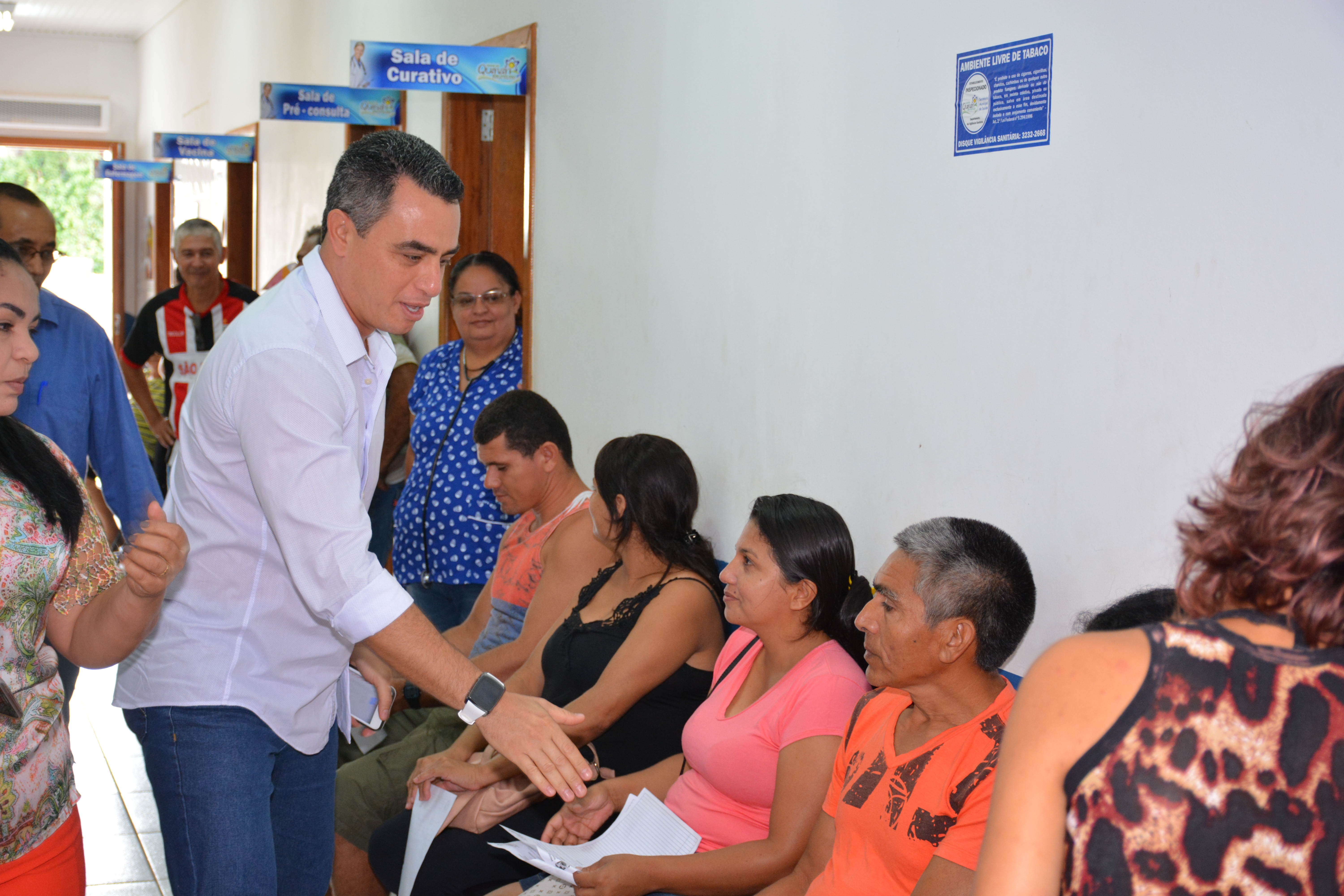 André Maia e secretária de saúde visitam unidade e anunciam atendimento médico todos os dias no Quinari