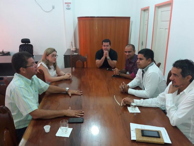 Kiefer reduz número de secretários para garantir melhorias emergenciais em Feijó