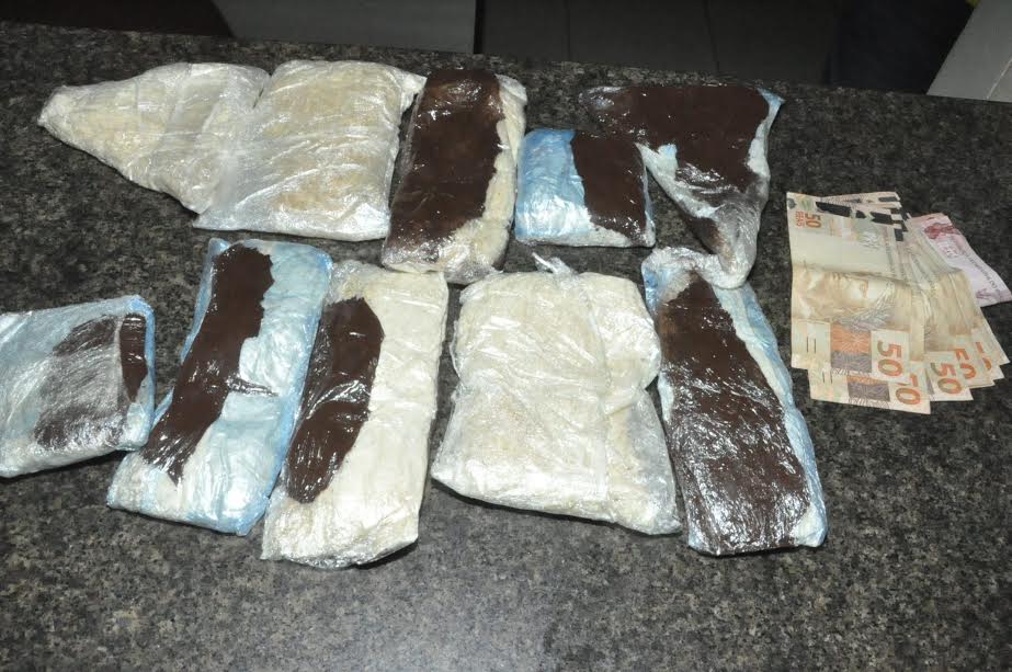Mulher é presa com 1 kg de cocaína pela Polícia Rodoviária Federal na BR-364