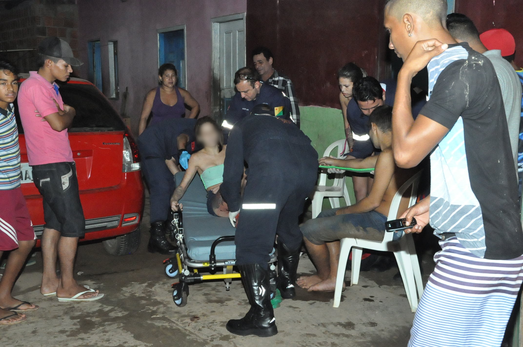 Motoqueiro atira e tenta matar casal que caminhava na Avenida Amadeo Barbosa