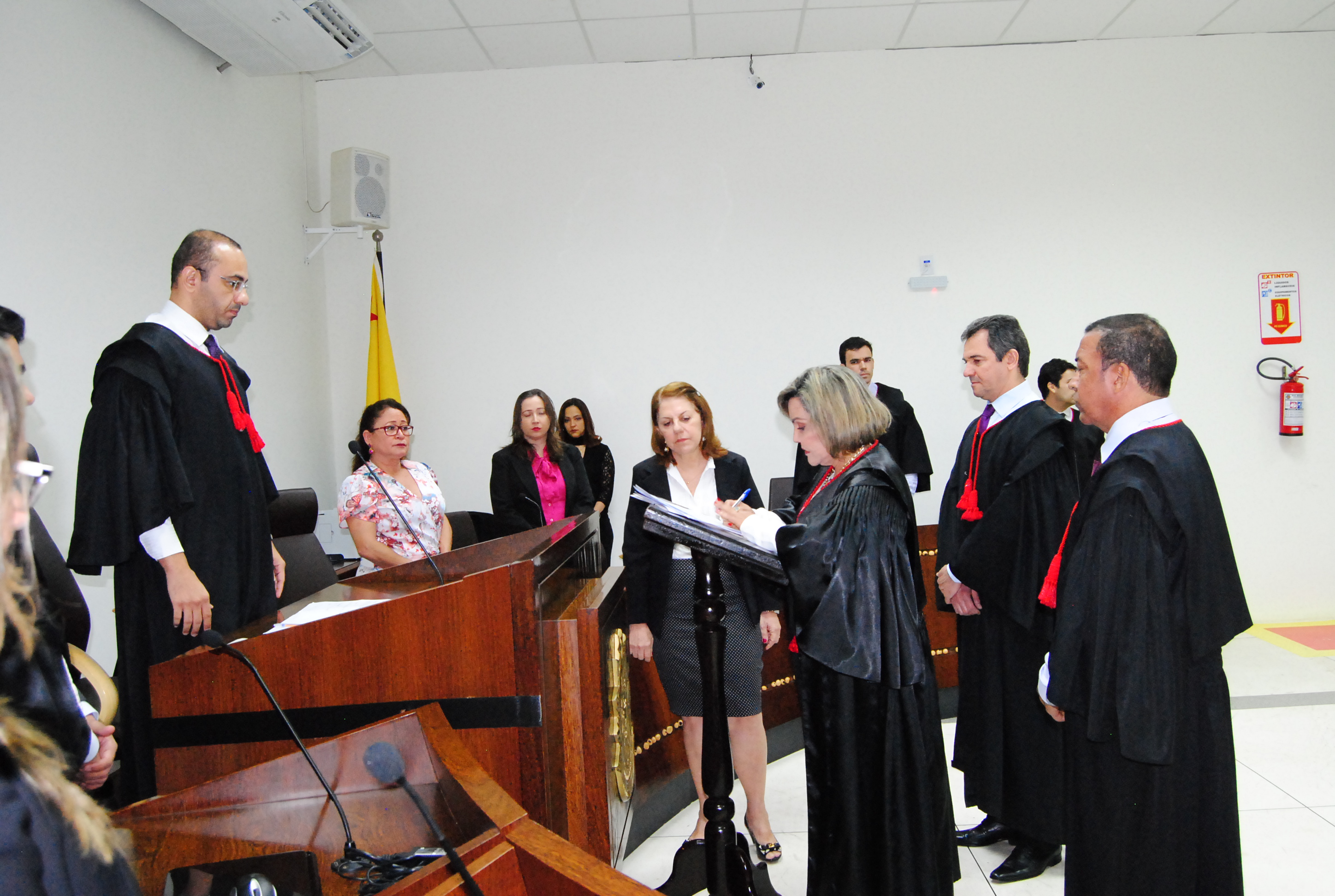 Desembargadora Cezarinete Angelim toma posse no cargo de vice-presidente do TRE-AC