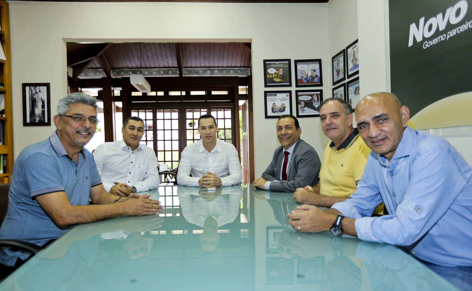No governo, Ney Amorim discute projetos com secretários, parlamentares e lideranças políticas