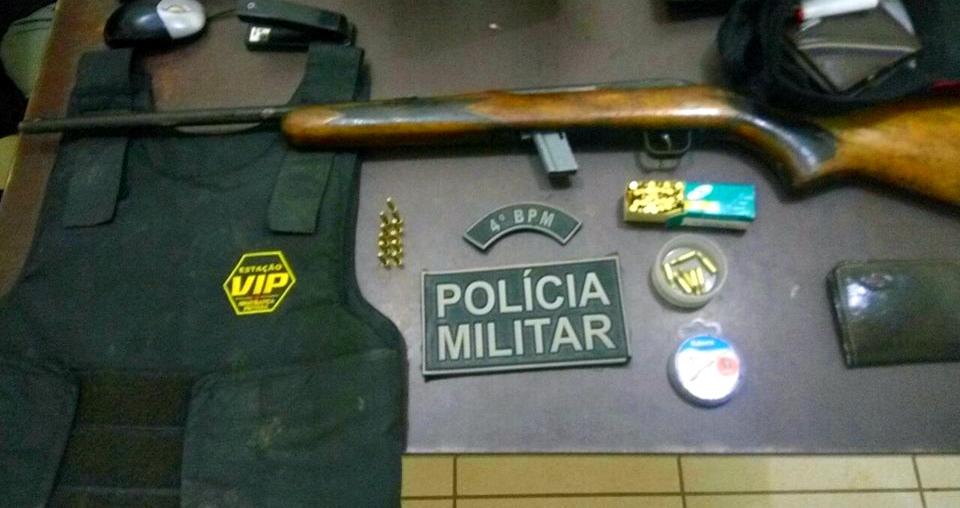 Polícia Militar apreende arma de fogo e colete balístico no Mocinha Magalhães