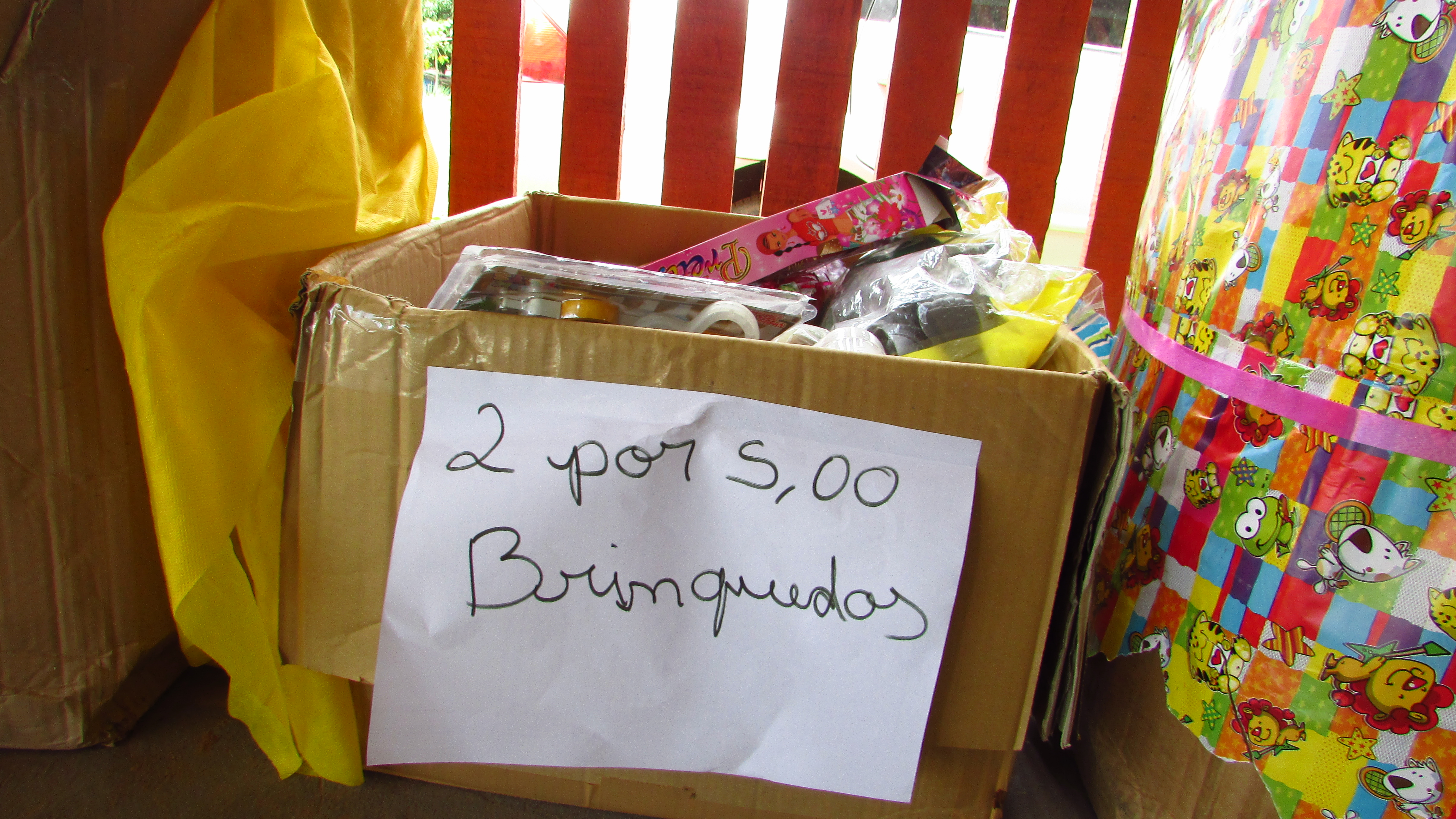Para arrecadar fundos, Educandário Santa Margarida realiza brechó beneficente