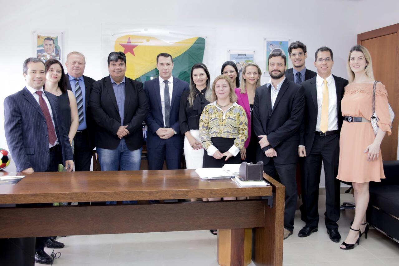 Defensores Públicos vão à Aleac agradecer apoio de Ney Amorim