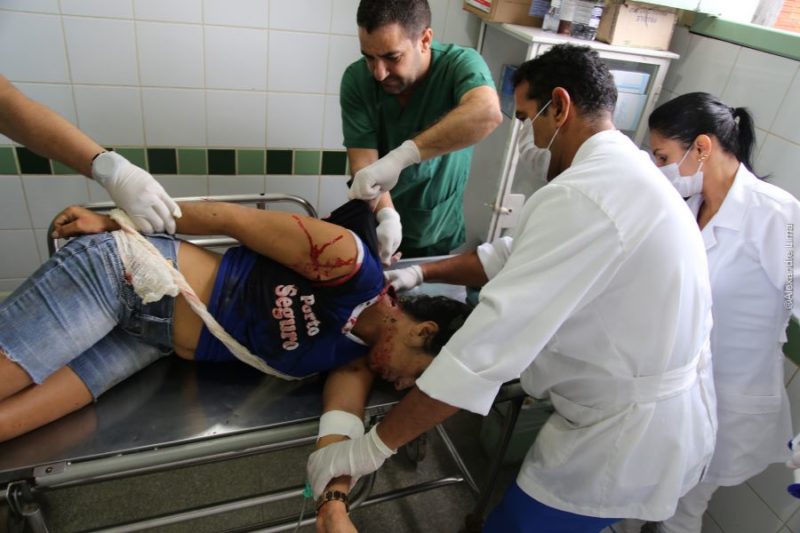 Mulher foi esfaqueada pelo ex-companheiro após ser pega em uma tocaia/Alexandre Liima