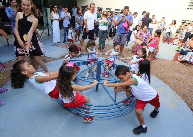 Reinauguração da Escola Menino Jesus Um dos primeiros alunos Savio Montenegro Foto Marcos Vicentti A1