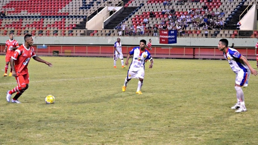 Plácido de Castro abre 3 gols de vantagem e mesmo assim cede empate para o Estrelão