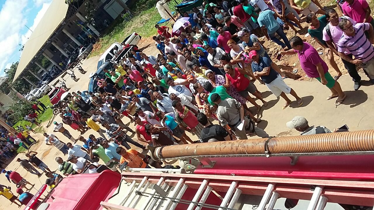 Juiz ordena liberação da ponte em Epitaciolândia e manifestantes causam tumulto