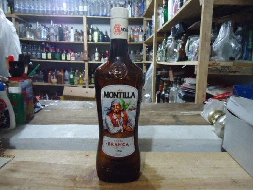 Homem tenta matar o próprio pai degolado usando uma garrafa de Montilla